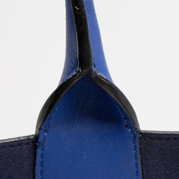 Givenchy Lambskin Easy Medium Tote - Picture 15 of 16